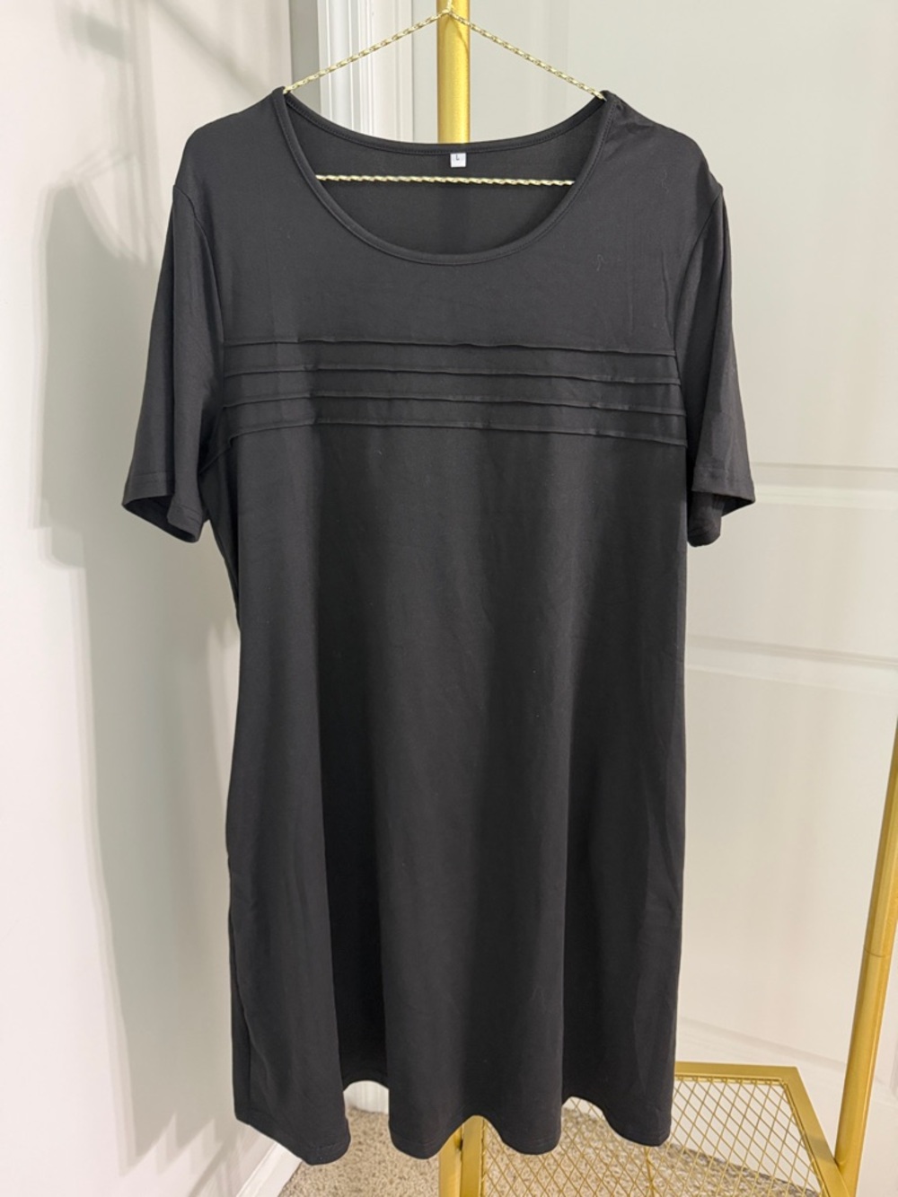 Black Short Sleeve T-shirt Dress with Pintuck Detail and Pockets 🖤